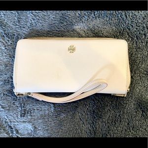 Tory Burch Wallet / Wristlet!